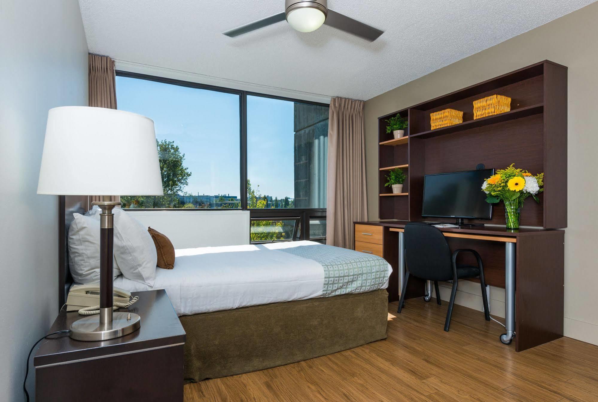 Gage Suites At Ubc Vancouver Esterno foto